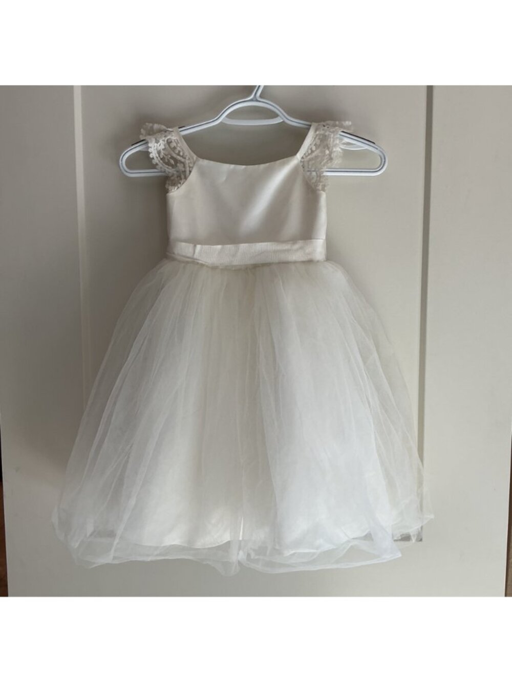 Davids Bridal Ivory Flower Girl Dress With Lace Cap Sleeves Tulle Skirt & Back B - Picture 2 of 14